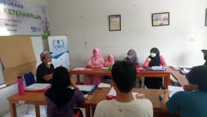 Peserta antusias mengikuti pelatihan barista Institut Kemandirian Dompet Dhuafa