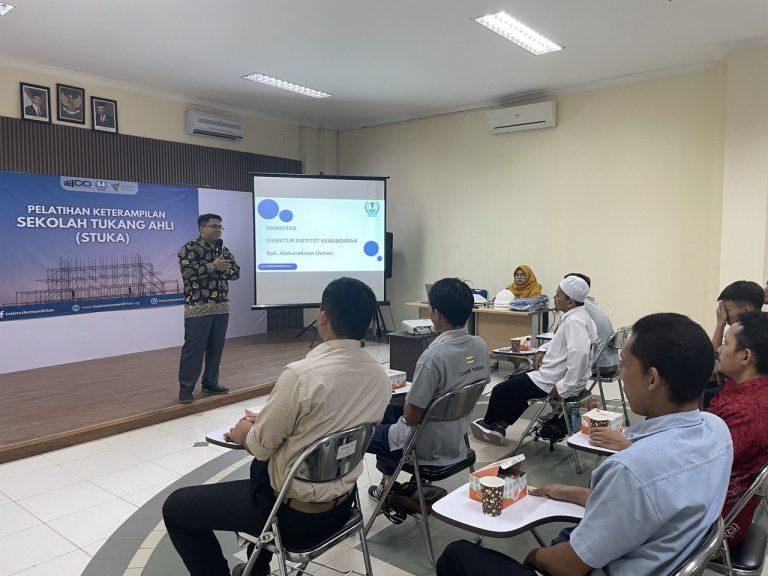 Kegiatan Pembukaan Pelatihan Sekolah Tukang Ahli