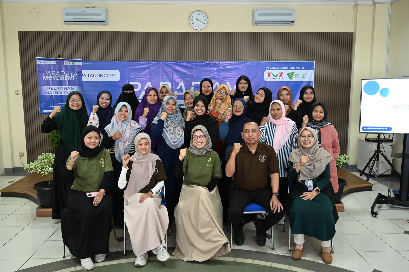 Peserta pelatihan Maternity SPA Program Paradaya Movement dalam kegiatan pembukaan pelatihan di  Kampus Utama Institut Kemandirian, Tangerang, Senin (06/01/2025).