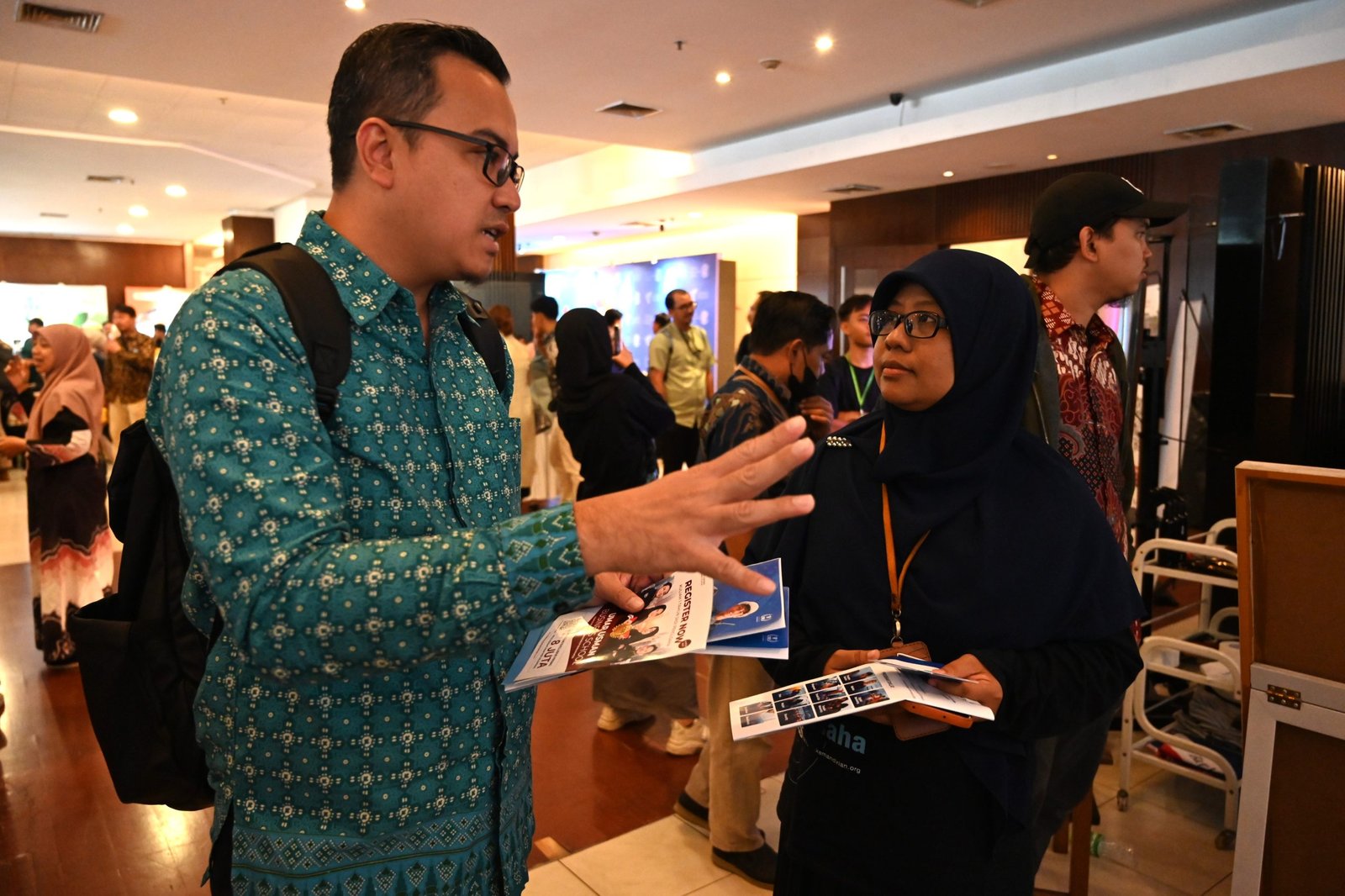 Penjelasan program Institut Kemandirian kepada pengunjung dalam kegiatan I Hits Dompet Dhuafa, Jakarta, Kamis  (23/01/2025).