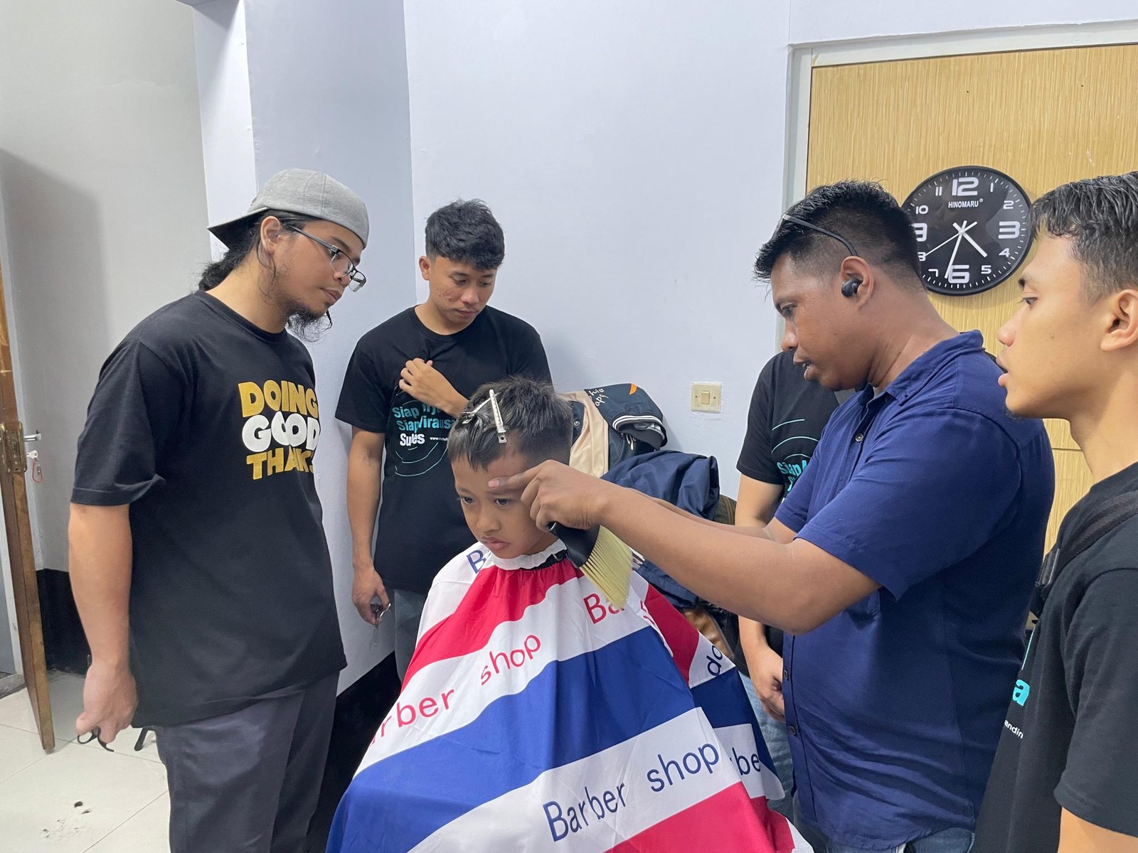 Pemberian materi oleh instruktur dalam pelatihan Pangkas Rambut Paradaya pada Jumat (06/12/2024).