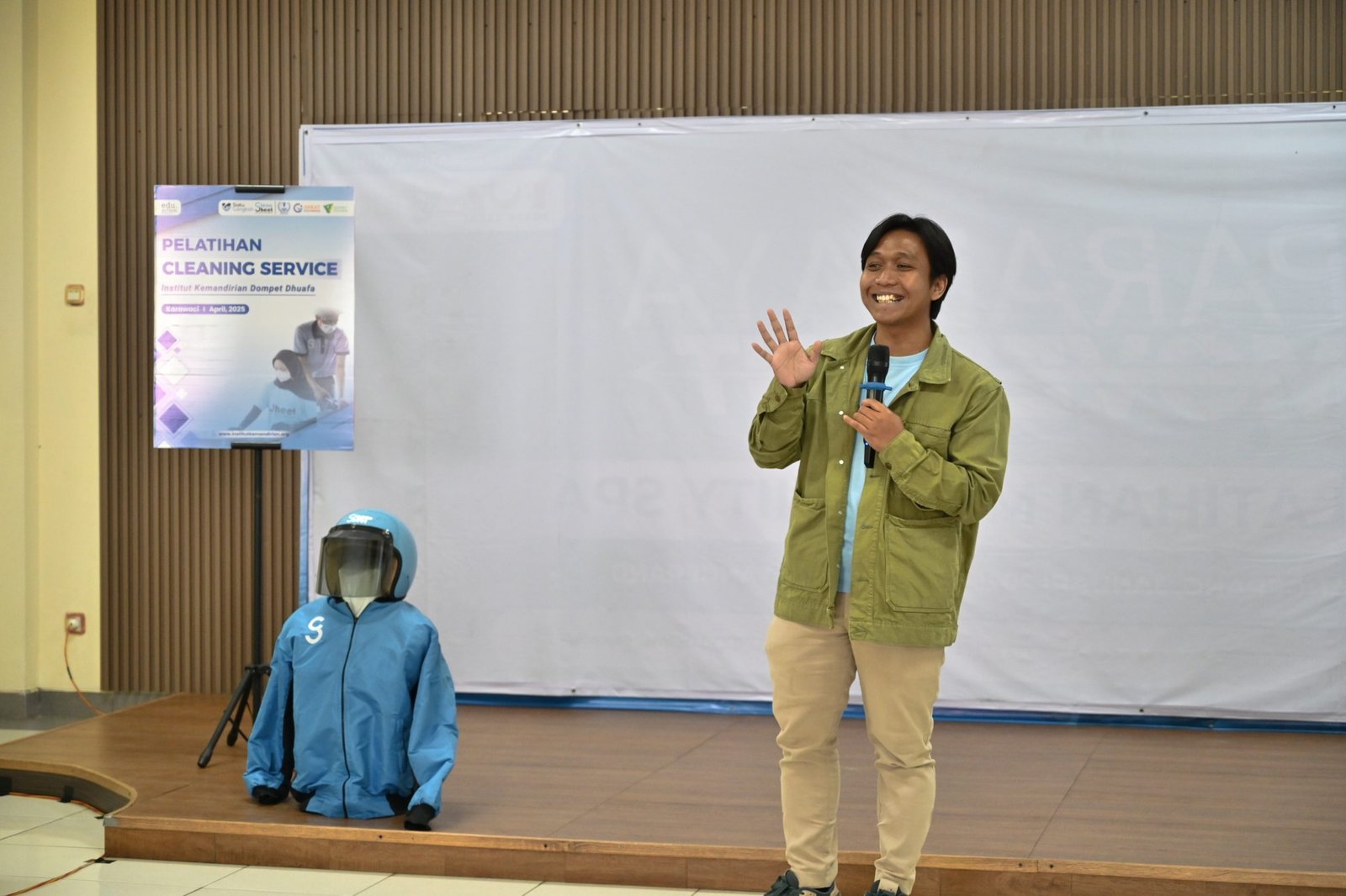 CEO Cleansheet, Dihqon Naadamist, dalam sambutan pembukaan Pelatihan Cleaning Service pada  di Gedung Institut Kemandirian Dompet Dhuafa, Tangerang (16/04/2025).