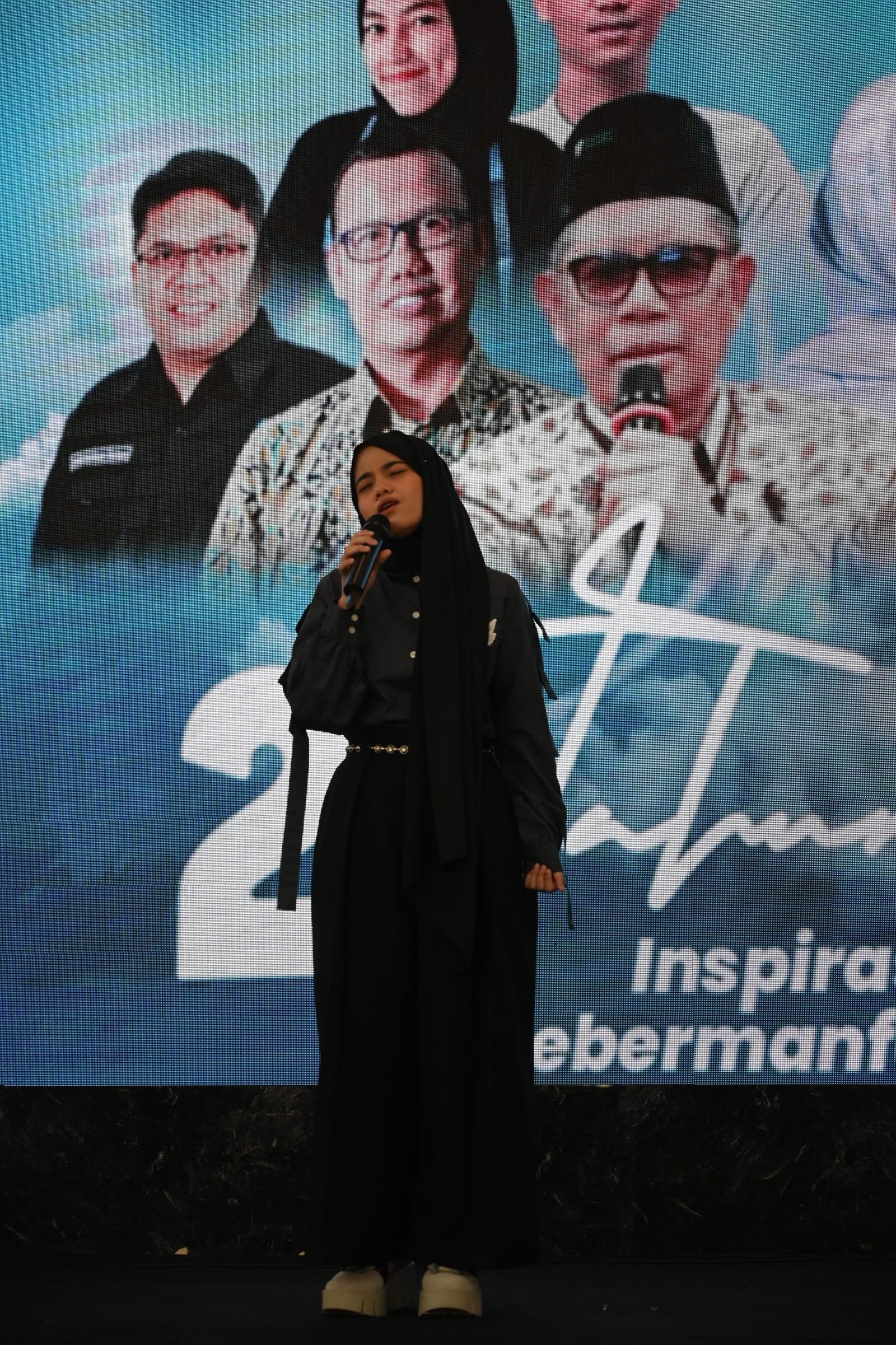 Penampilan Hanin Dhiya dalam Puncak Milad Institut Kemandirian ke 20