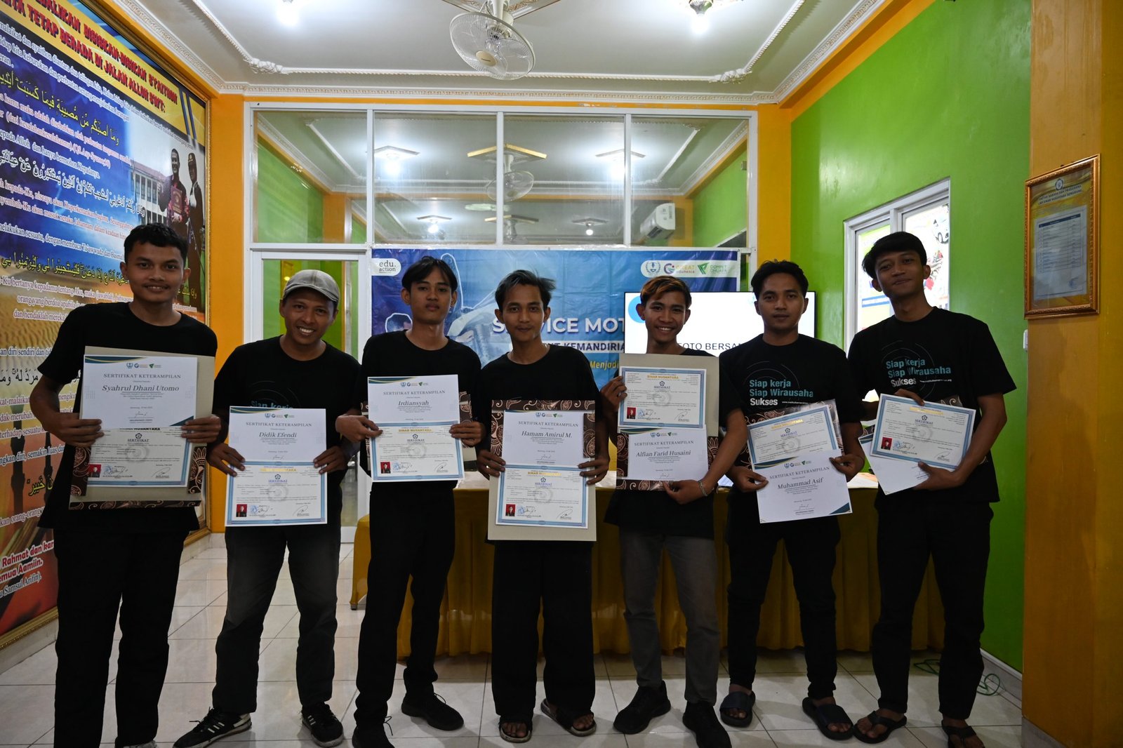 Peserta pelatihan servis motor, Semarang, 12 Juni 2025