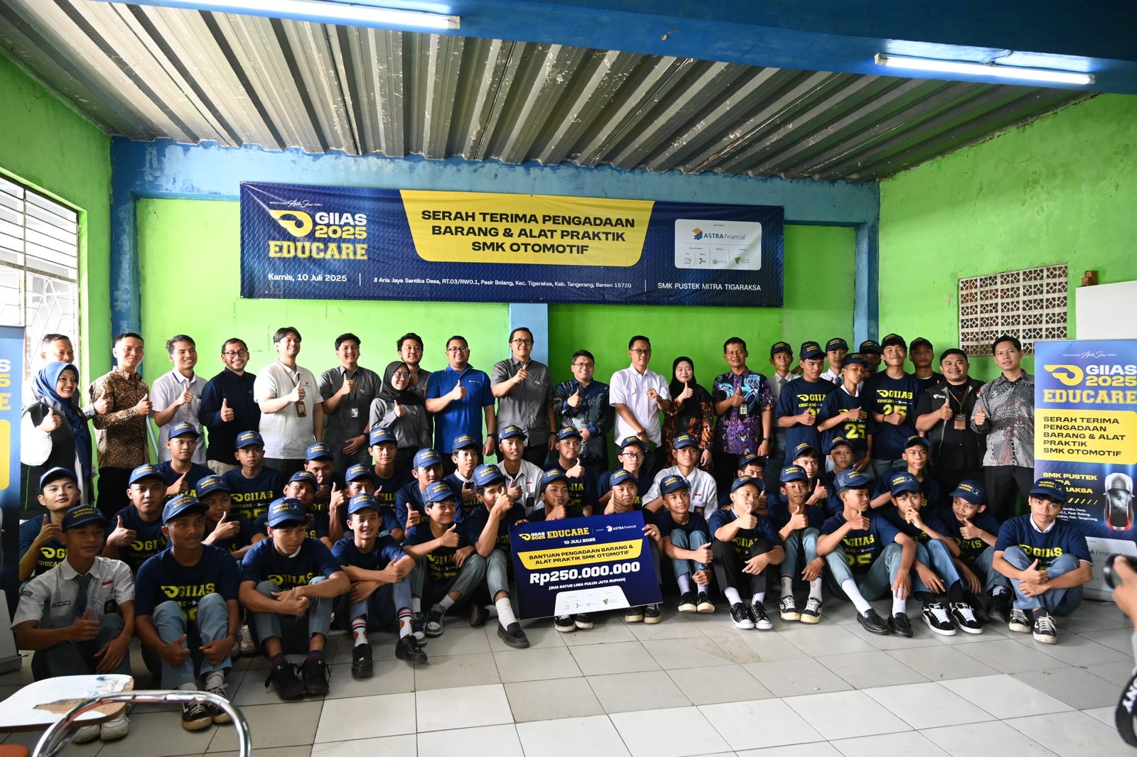 Foto bersama dalam GIIAS Educare 2025, Tangerang, 10 Juli 2025