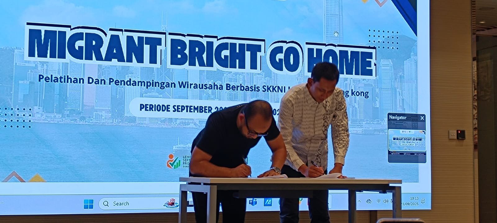 Penandatanganan nota kesepahaman (MoU) antara Institut Kemandirian dan BNI Remittance Hongkong, dalam kegiatan Migrant Bright GoHome, Hong Kong(21/9/2025).