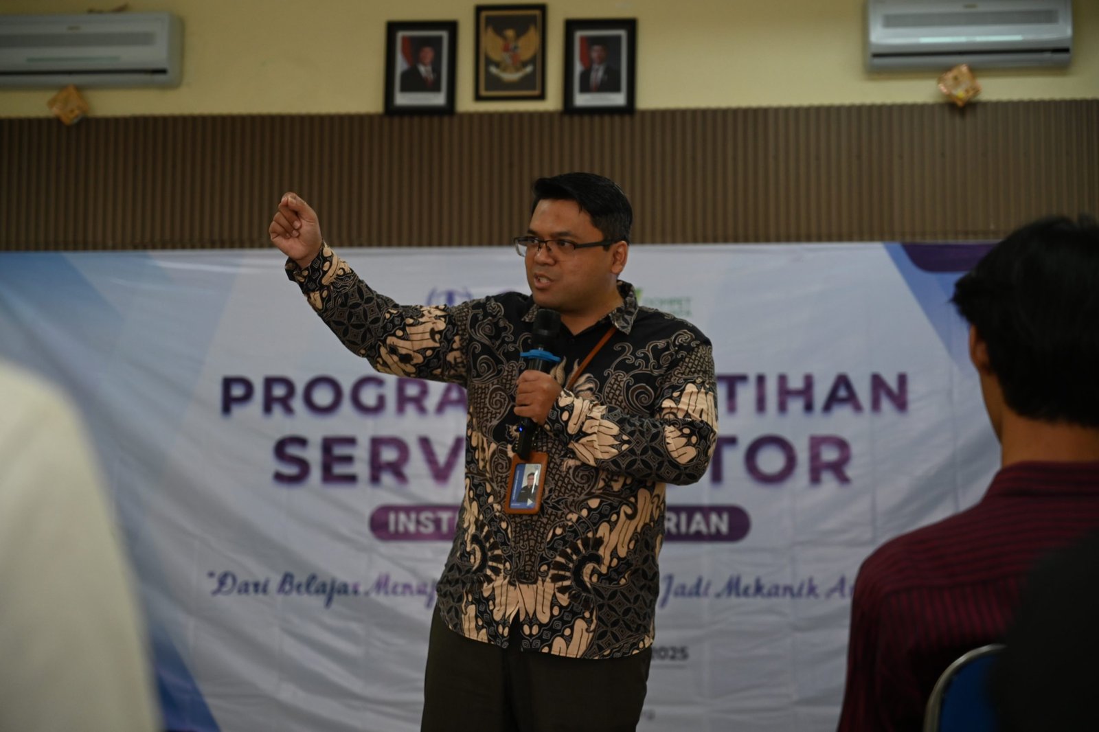 Sambutan Abdurrahman Usman, Direktur Institut Kemandirian dalam pembukaan pelatihan servis motor, Karawaci (9/9/2025).