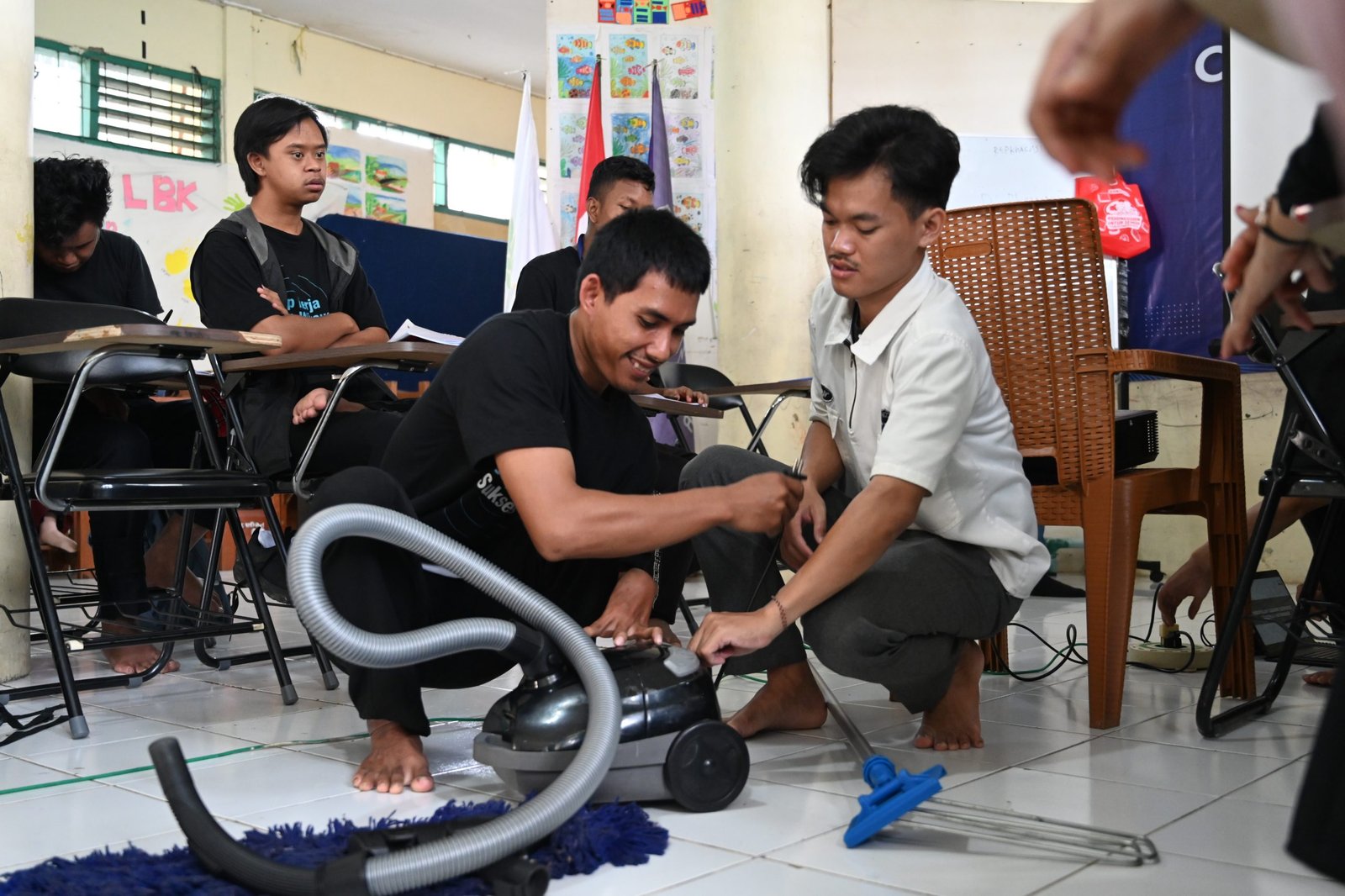 Kegiatan praktik peserta pelatihan cleaning service, Bogor (23/12/2025).