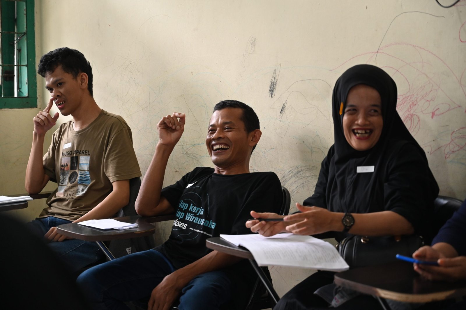 Sesi interaktif materi softskill komunikasi efektif pelatihan cleaning service, Bogor (23/12/2025).