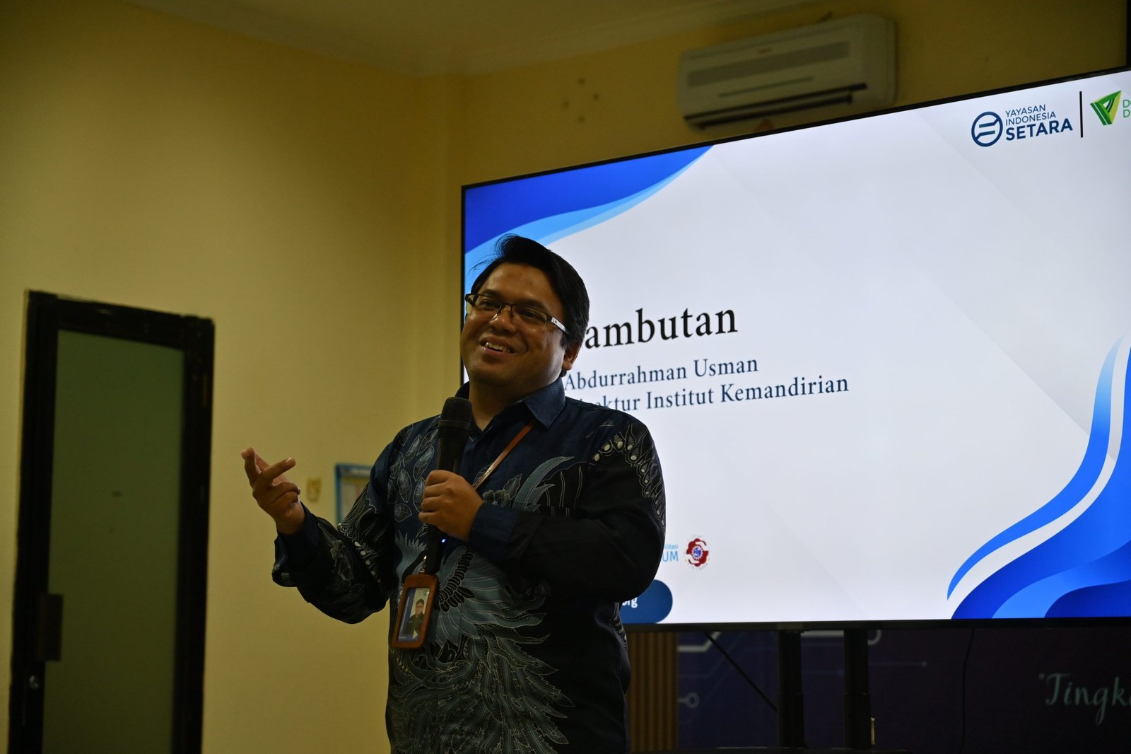 Sambutan Abdurrahman Usman, Direktur Institut Kemandirian dalam pembukaan pelatihan live selling, Tangerang, 27 Januari 2026.