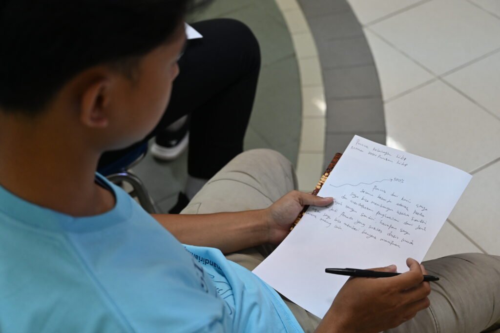 Peserta Pelatihan Servis Motor Gratis hasil kolaborasi Dompet Dhuafa melalui Institut Kemandirian dan Audy Dental, Karawaci, 22 April 2026.