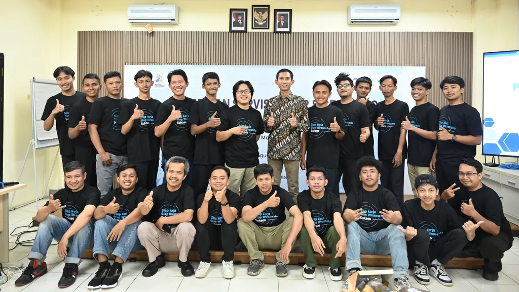 Foto Bersama Peserta Pelatihan Service Motor Karawaci