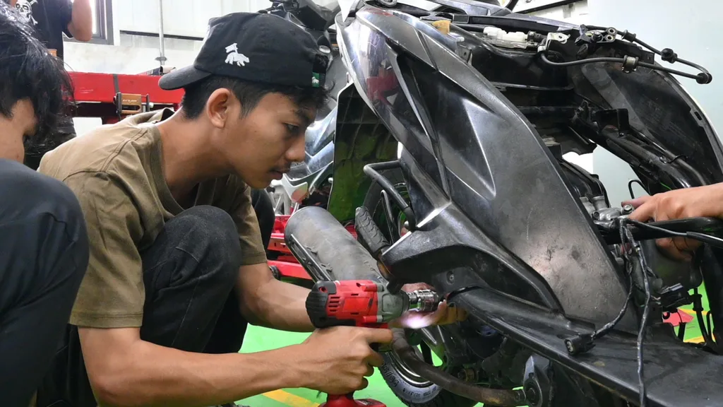 Peserta Pelatihan Servis Motor Karawaci Institut Kemandirian