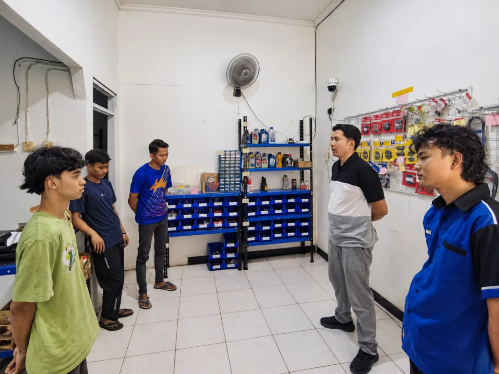 Perbincangan di Ruang Suku Cadang