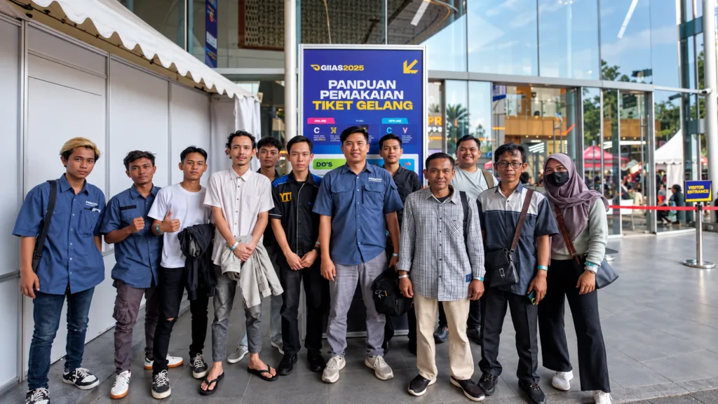 Potret Grup unit bisnis Institut Kemandirian di Pintu Masuk GIIAS 2025
